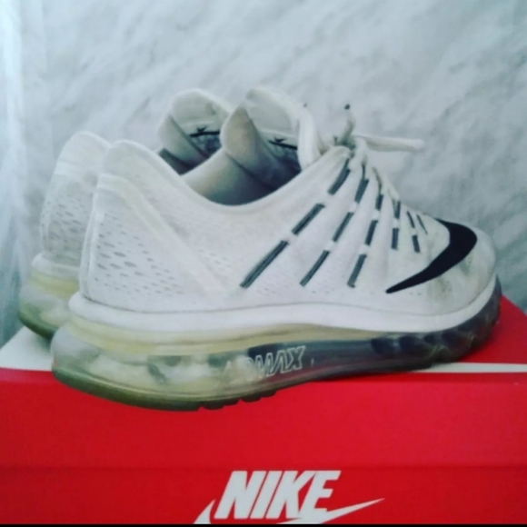 Women's Nike Air Max 2016 Running Shoes 806772-100 Size 8 Summit White - Picture 3 of 6